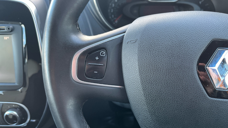 Renault Captur 0.9 TCE 90 Iconic 5dr Petrol Hatchback